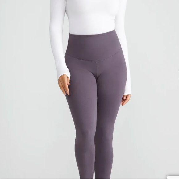 Yummie Tummie Leggings - Picture 2 of 9